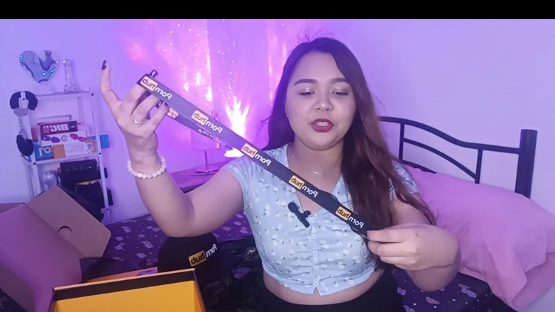 AsianSharinami: Membuka Kotak Hadiah Pelanggan 25K Saya Dari Pornhub
