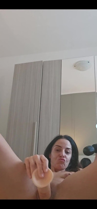 Cewek sange ini sampai orgasme bergiliran!