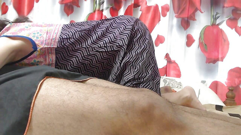 Bolly Karma: 흑인 대물 자지에게 따먹히는 거유 밀프