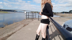 The Midnight Minx: Relaks przy nabrzeżu