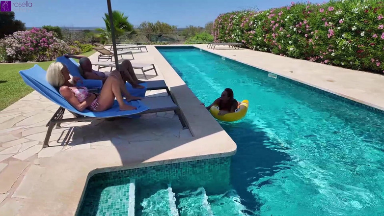 Rosella Extrem: 3 Permanentnie mokry w hotelowym basenie! Waterboarding z inną różnicą!...