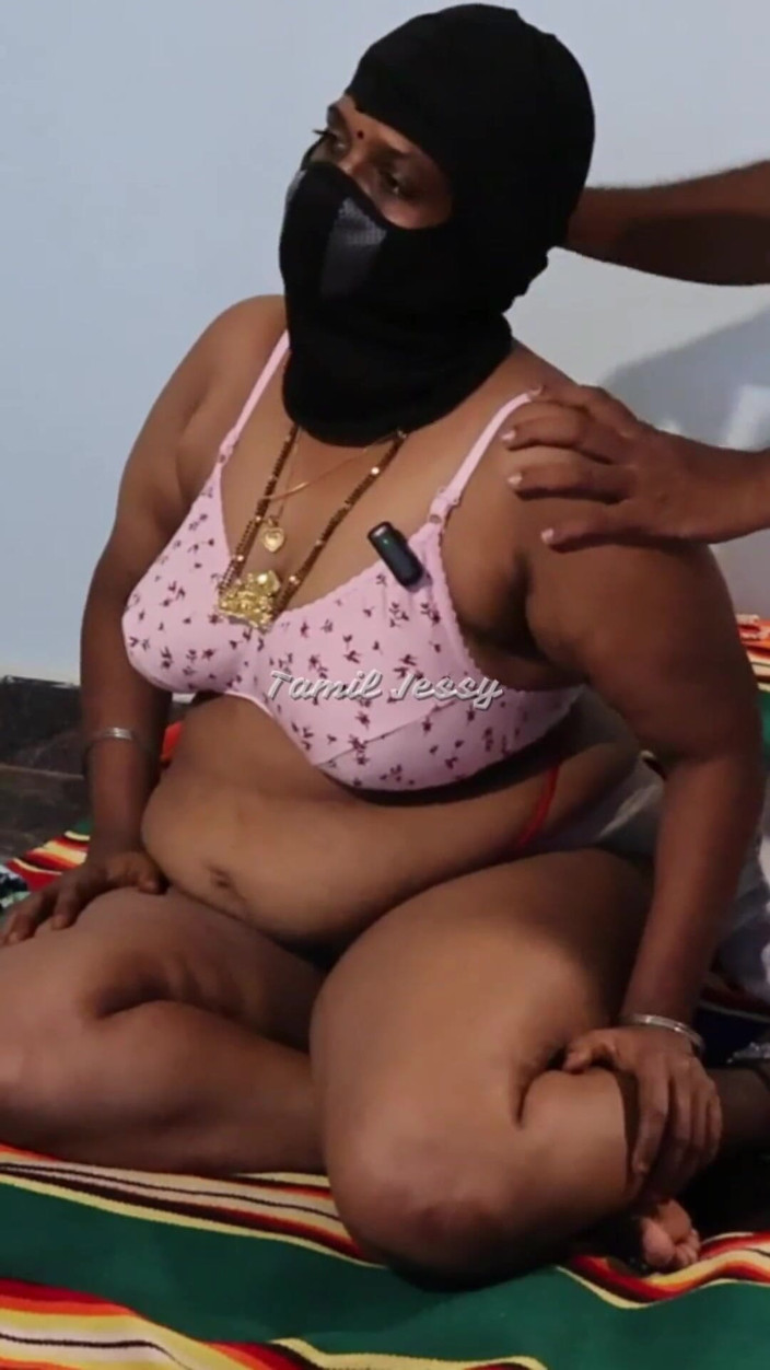 Tamil Jessy: Pareja de sexo