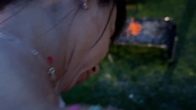 trekthealien: Si Dia meyakinkan saya untuk tidak keluar semasa karnival dengan...