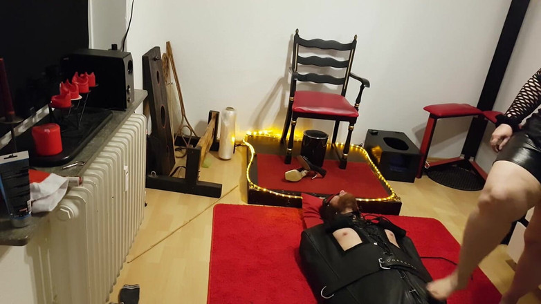 DOMINATRIX6: ラヴ・イン・レザー・サック パート1 - MILFドミナが縛られたペニスをじらす デジナル BDSM