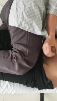 Zum ersten mal erschmetterte indische frauen ihren ehemann