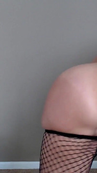 Jess Ryan เต้นและเขย่าตูด!