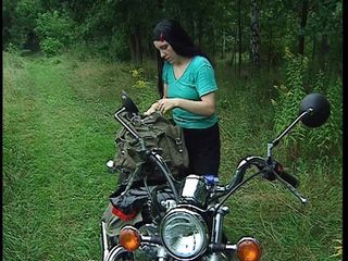 YOUR FIRST PORN: Biker-traum Alexis Macht Ein Fotoshooting - Biker Dream Alexis dělá focení