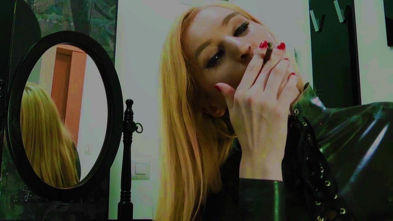 Goddess Celine: Lateks kadın egemenliği