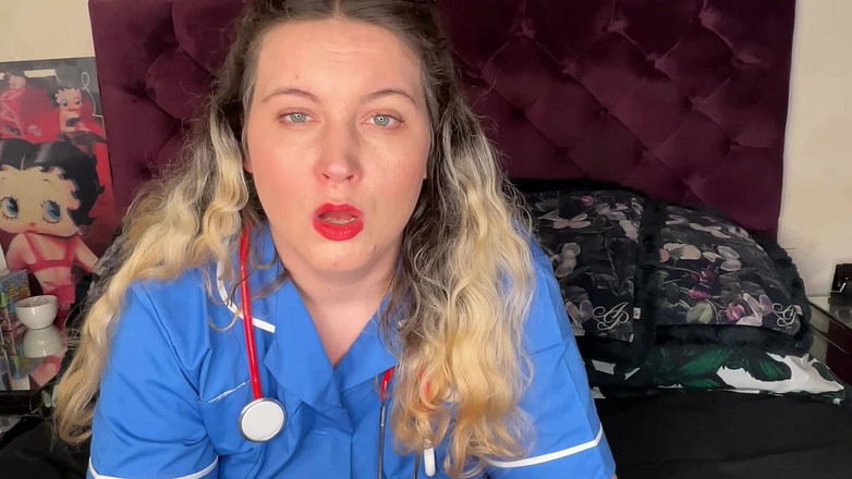 MissFFW: 看護師が鼻をかみ、ついにくしゃみをする