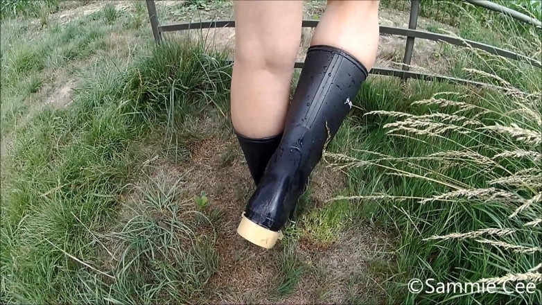 Sammie Cee: Peeing on my wellies