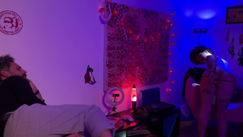 Quente club: La Latine Brune a Fait Un Strip-tease Et Une Délicieuse...