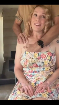 Üvey annemin tatil stresi için yardım ediyorum