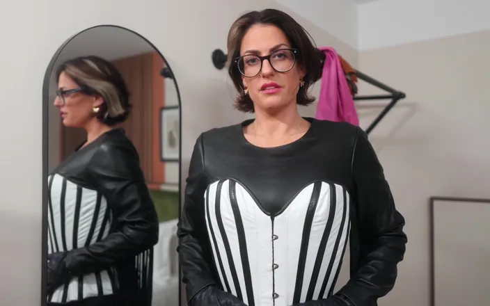 Countess diamond: Complete Leather Obsession
