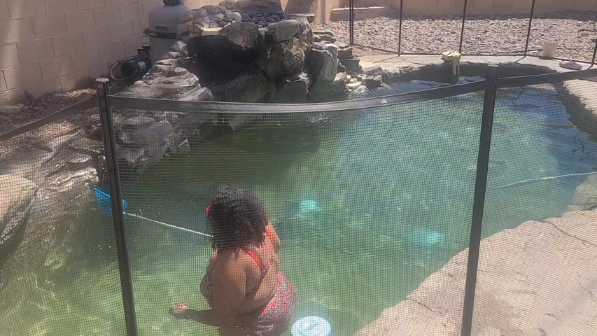 BBW Cleaning Her Pool (Cen Sired)