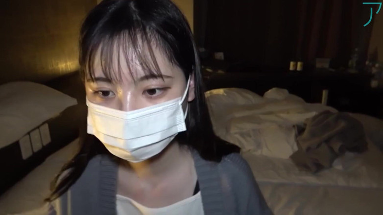 Asians in love: 亚洲萝莉奶油派。