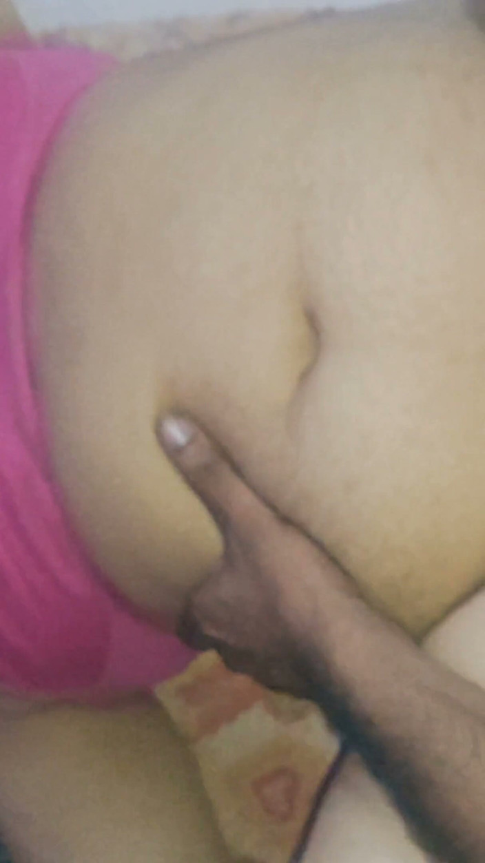 ThreesomeMeenaRocky: Красиву індійську мачуху жорстко відтрахав пасинок