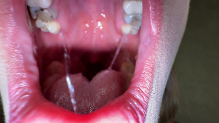 Hottie goddess: Deep Throat Slime Extrakce: Ultimátní slintání a výstřik do hlenu