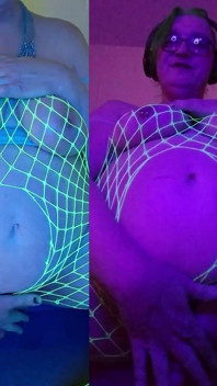 Double Mint Cum - une déesse verte hologram