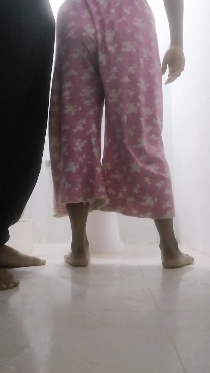 Skakoi: Vabi Desi Koupelna Sexs nevlastního syna