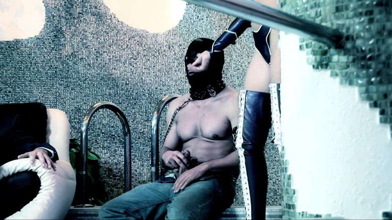 Babe Stars: Sexy holky v perverzním latexu se rozhřívají s hračkami před...