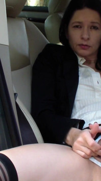 Masturbation en plein air et pipi