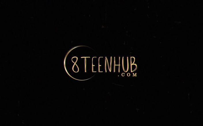 8TeenHub: 8teenHub - сцена соло мастурбации Victoria Sin