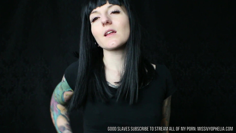Miss Ivy Ophelia: Odmítnutí a degradace mrdky