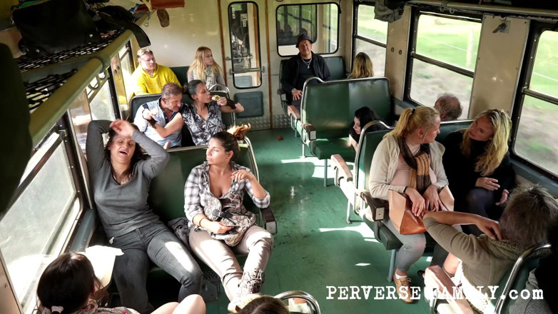 Perverse Family: Famille perverse 42.1 (saison 4) Voyage vers la richesse