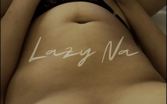 Lazy Na: Horny Girl Masturbate in Front of Her Friend