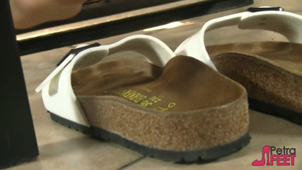 Foot Fetish HD: ペトラの足が仕事をしている