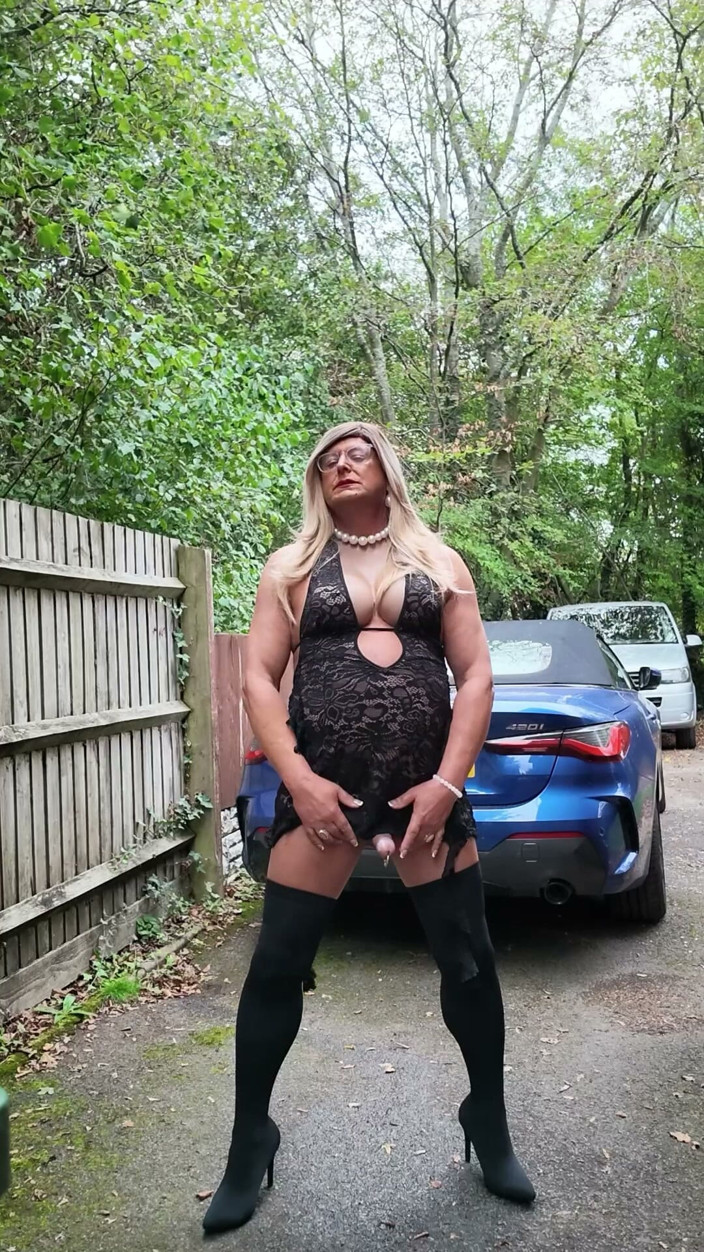 Kelly CD 2022: Sexy Crossdresser Kellycd2022 in My Sexy Black Lace Dress and...