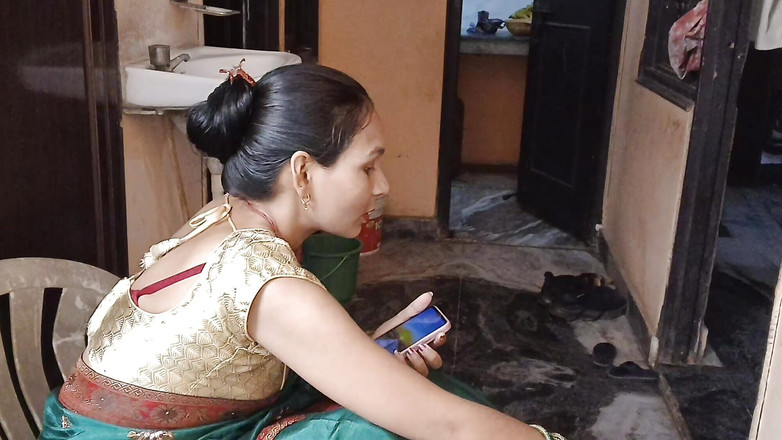 Kavend91: Tante tiri ngajarin aku caranya ngentot audio bahasa india