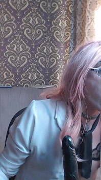 Ssie Dildo Z Pieprzonej Maszyny