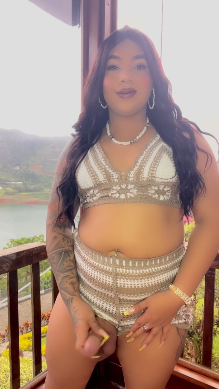 JessieRoss: Cumming Before the Owners Catch Me