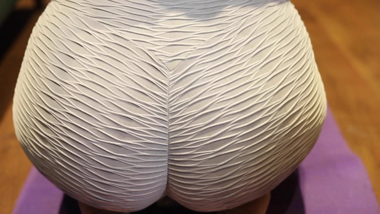 Countess diamond: Yoga Pants Pervert
