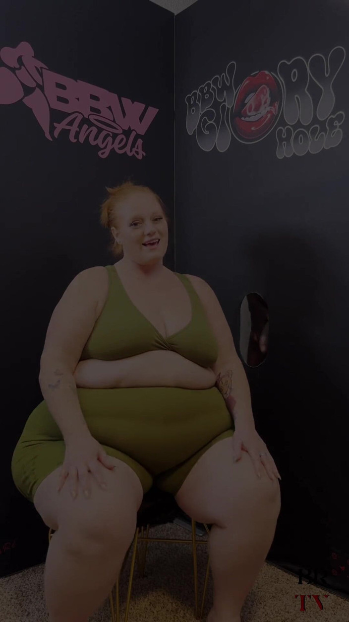 Blvck Rose TV: SSBBW Julie Ginger Gets Facial From Stranger at Gloryhole