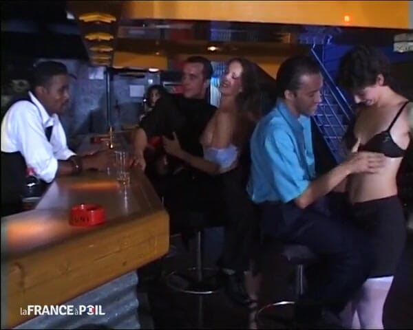 Rue Chaude: Una bebida en el bar que termina follando