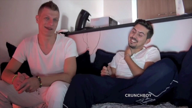 Crunch Boy: Alex s velkým ptákem šuká Juliana