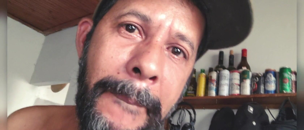 Stink HairyMale: 아주 가깝게 붙어