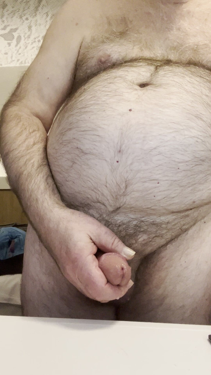 Coach Karl dude lodge: Pelatih karl lagi asik goresan dan ngocok