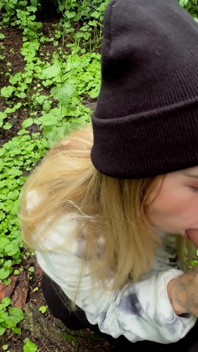 Ma petite salope me séduit pour la baiser puis me sucer et avaler mon sperme - POV