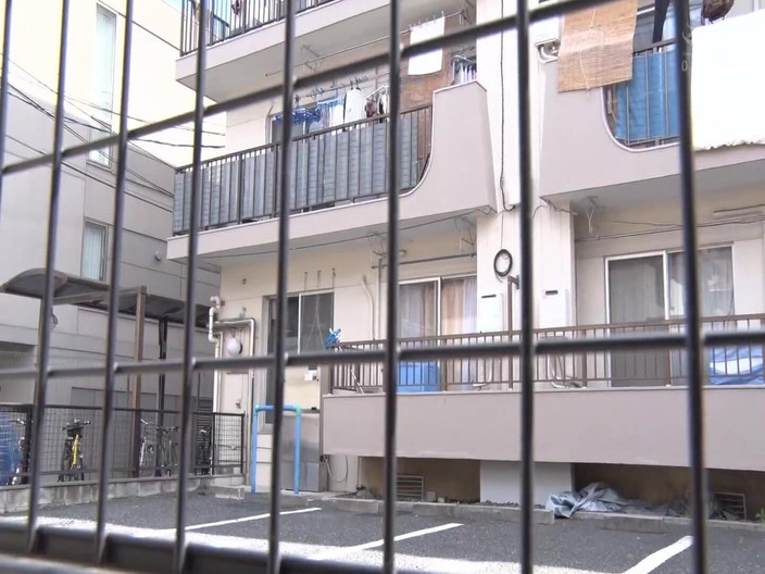 Vulture: 実際の映像:彼女は安全な場所に住んでいたが、アパートまで尾行された