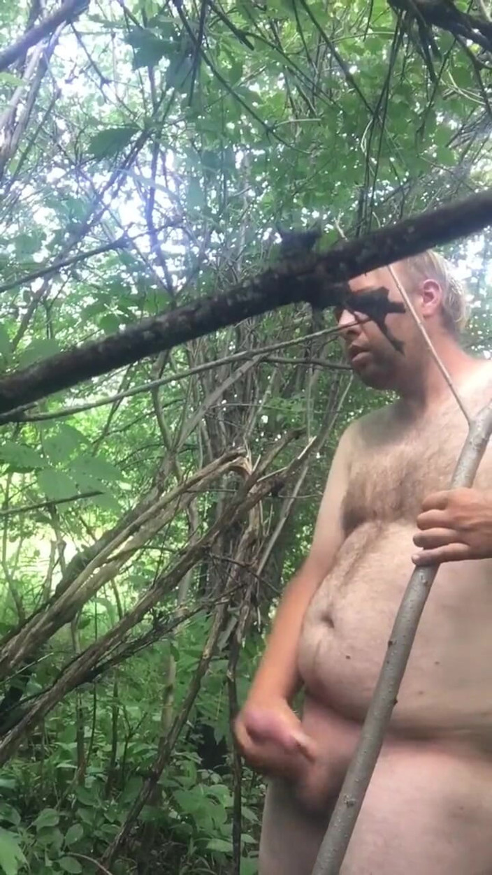 Bigwhitecock: Masturbasi liar di luar ruangan