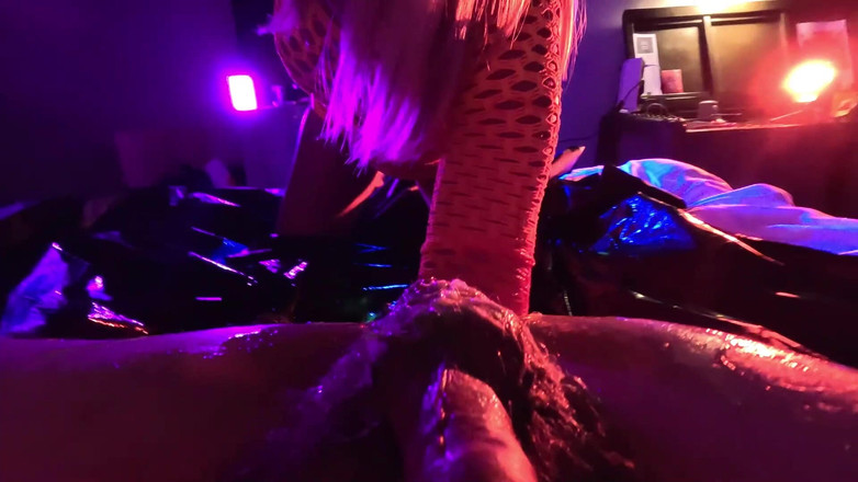 FISTINGQUEEN: Glow Fisting - Fistdude POV