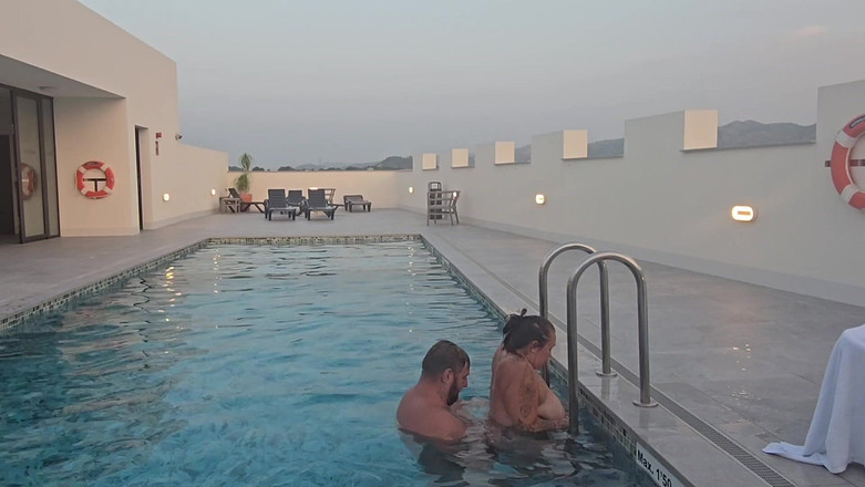Jimbob Star Productions: Scopata in piscina