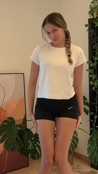 สายจีเหม็นๆ ของ Sniff Mia Pixie หลังออกกําลังกายจัดหนัก