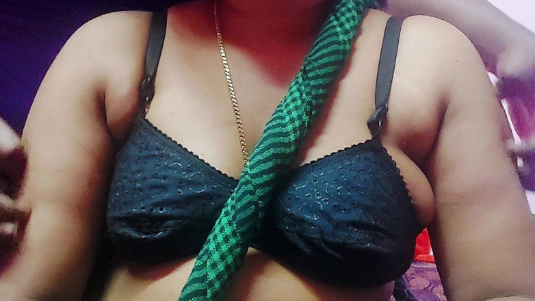 Desi Mohini: Молочный секс Mohini с мальчиком дези