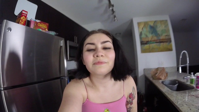 Lenna Lux: Tummy Grumble