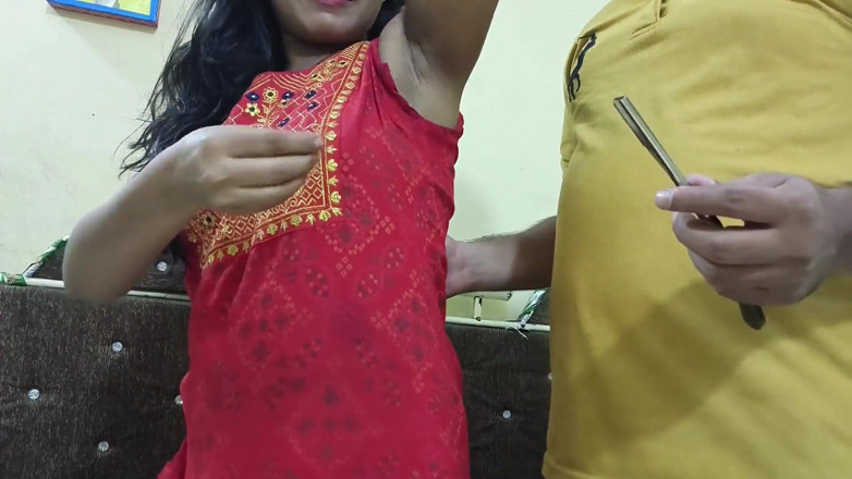 Mumbai Ashu: Desi-mädchen bat ihren freund, ihre traditionellen haare zu putzen