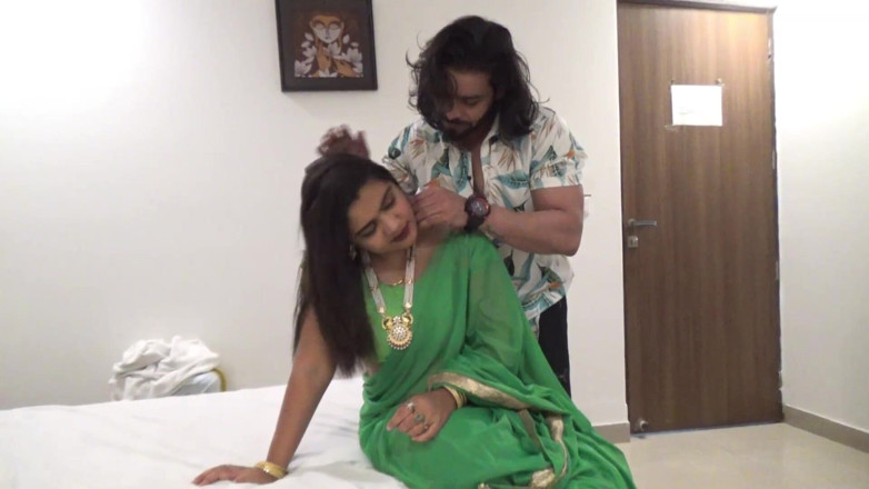 Jayanta Banik: Gadis India menelepon mantan pacarnya dan melakukan sesi hardcore.